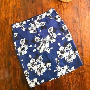 Dark Blue Flower Pattern Pencil Skirt